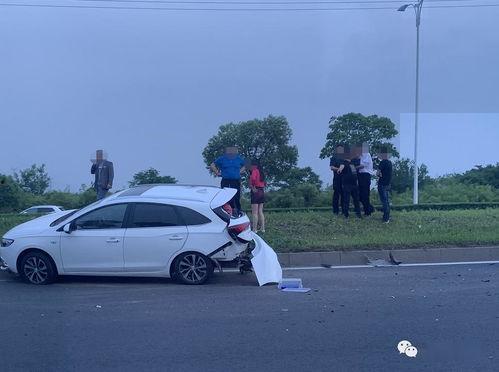 咸宁大爆料车祸视频最新,现场画面触目惊心！